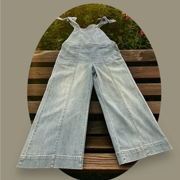 New York & Company Pants - NY & Co Denim Wide Leg Overalls. NWT
SIZE: XL